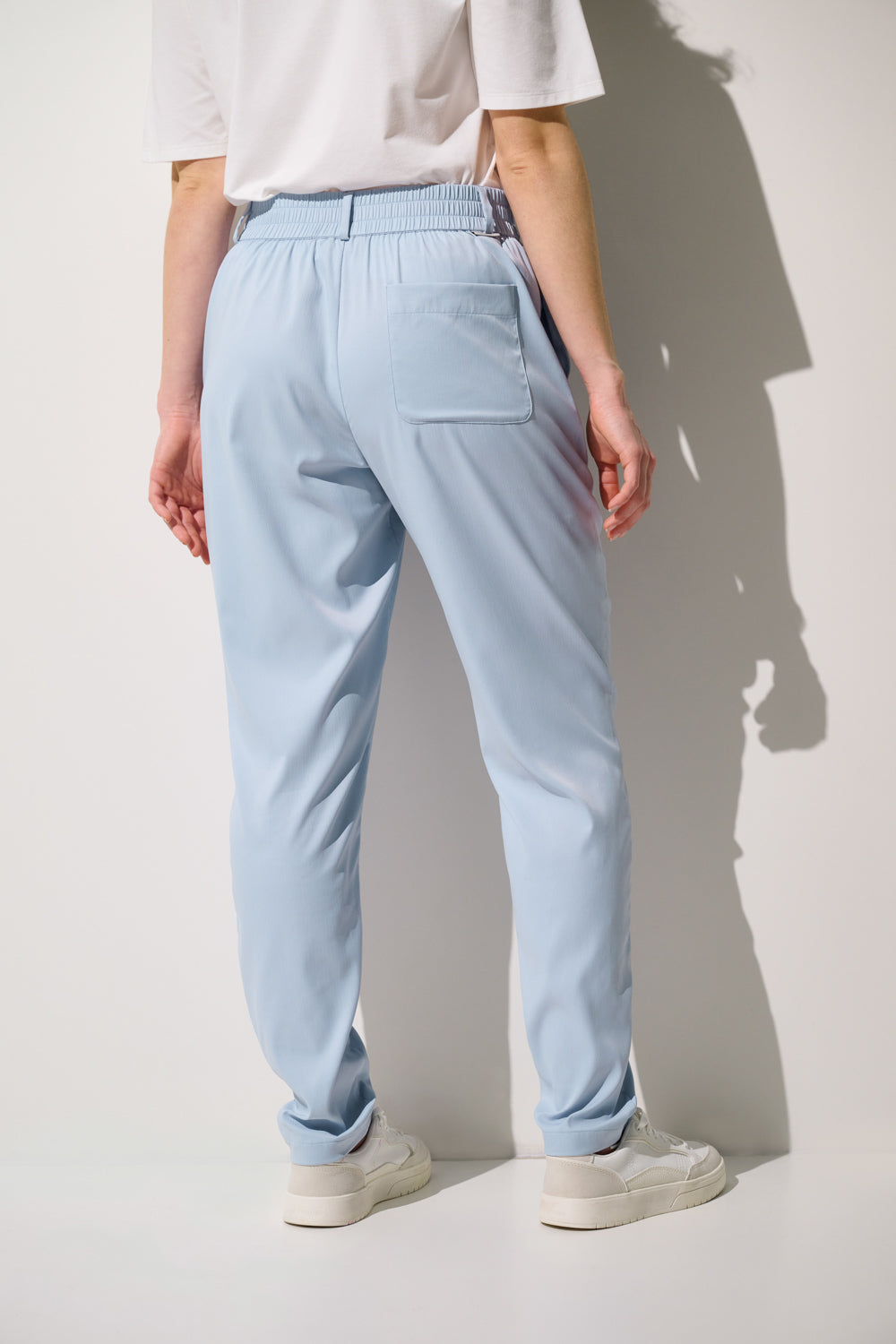 Pantalon anti-UV - Faro, bleu clair pour femme, léger et confortable, offrant une protection solaire UPF 50+.