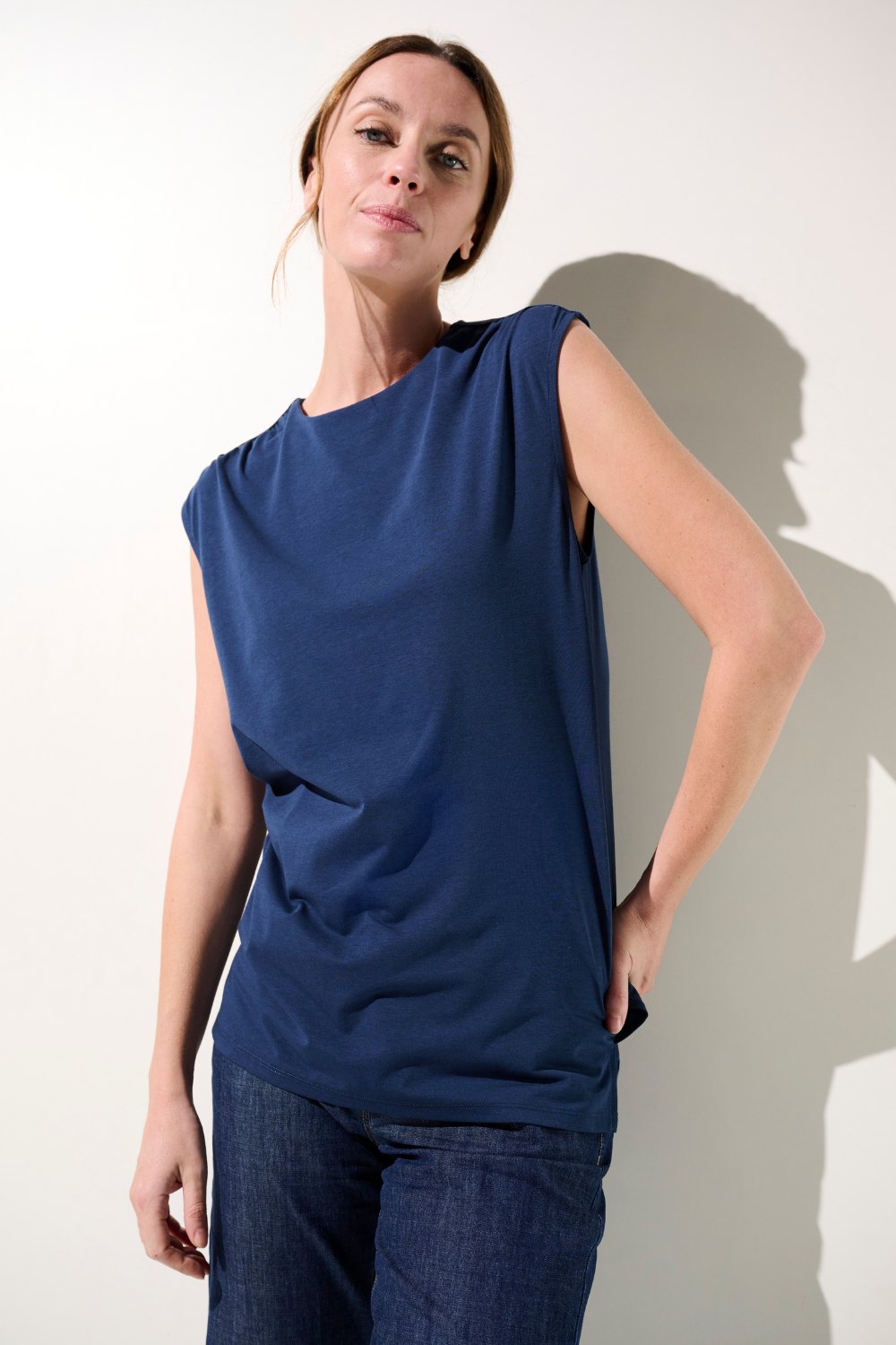 Débardeur anti-UV - Antibes bleu pour femme, élégant et léger, offrant une protection solaire UPF 50+.