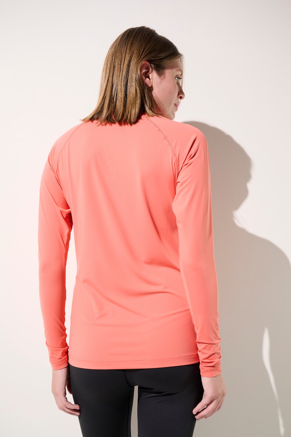 T-shirt de bain anti-UV - Malibu pour femme, couleur corail, manches longues, protection solaire UPF 50+.