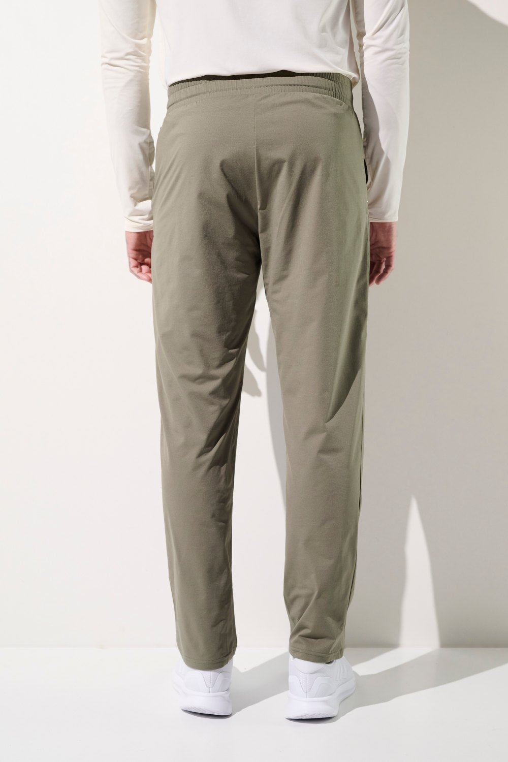 Pantalon anti-UV - Oasis, léger et respirant, idéal pour les activités en extérieur, couleur olive, pour homme.