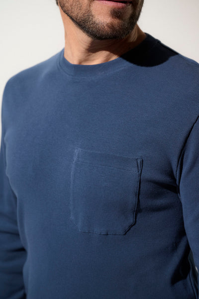 T-shirt anti-UV bleu pour homme, léger et élégant, parfait pour une protection solaire quotidienne.
