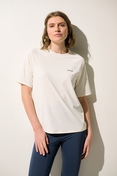T-shirt anti-UV Boston pour femme, léger et confortable, UPF 50+, idéal pour le sport et la protection solaire.