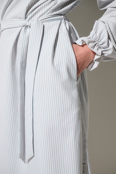 Robe anti-UV - Sylt pour femme, rayures bleu clair, légère, avec ceinture, idéale pour protection solaire.