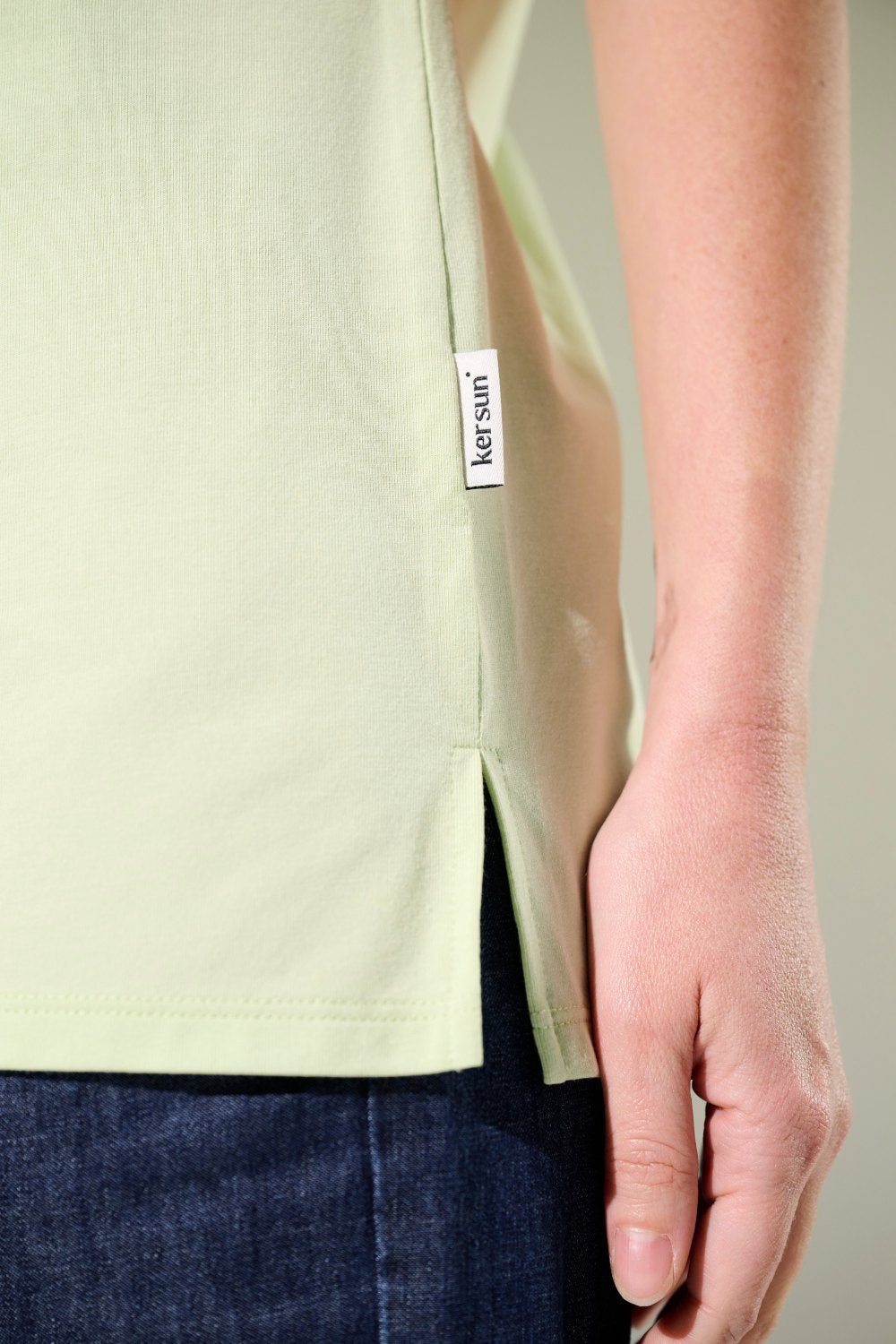 Débardeur anti-UV - Antibes vert clair pour femme, léger et élégant, avec protection UPF 50+.