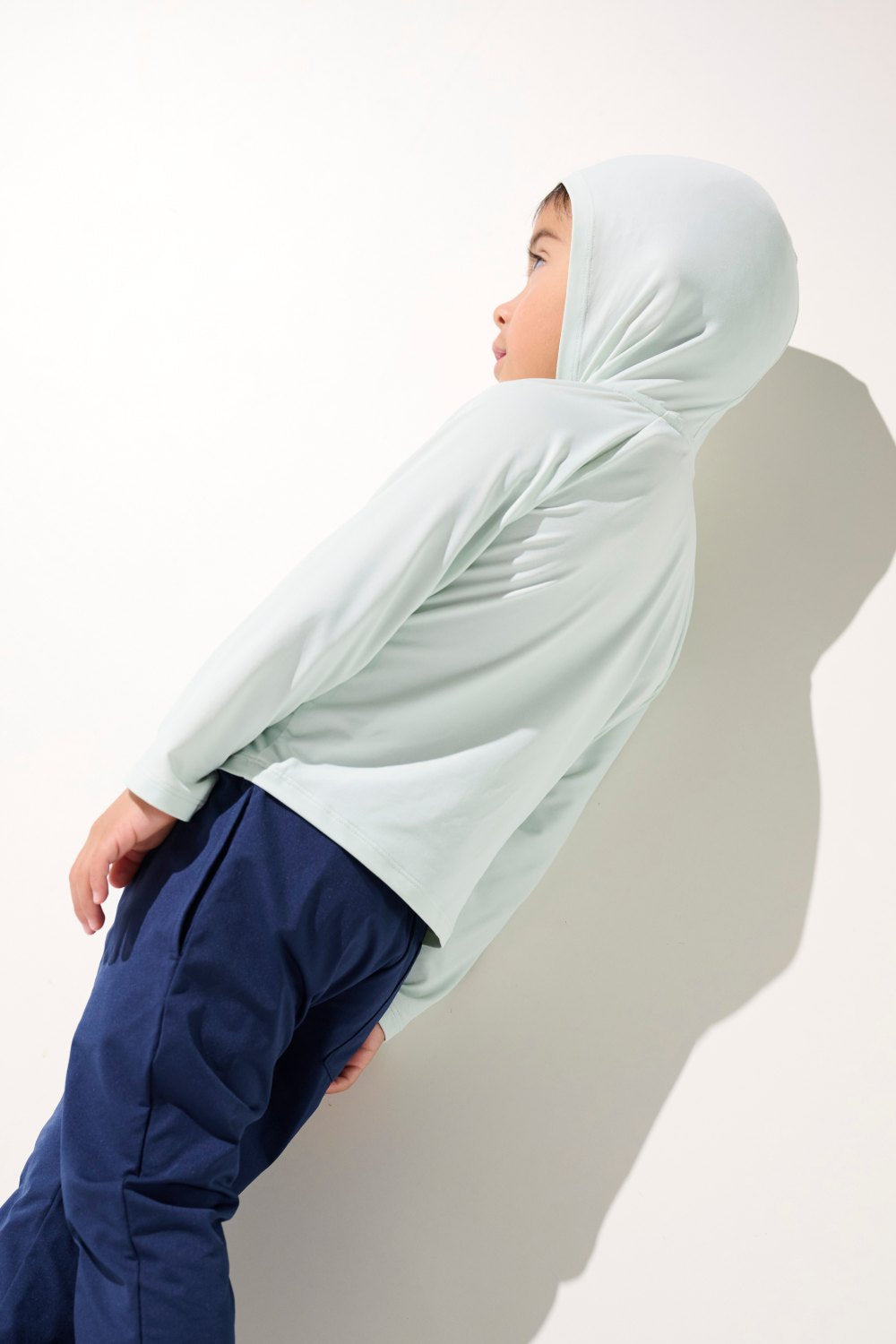 T-shirt anti-UV à capuche - Oasis, vert clair pour garçon, léger et respirant, offrant une protection solaire UPF 50+.