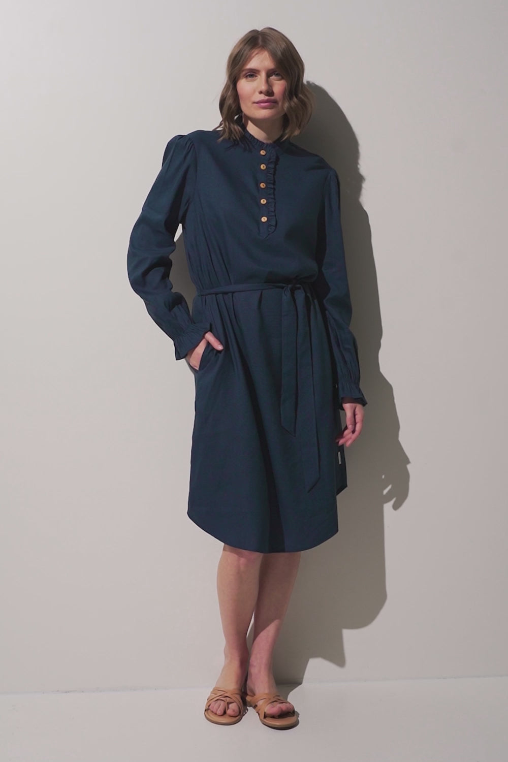 Robe anti-UV - Sylt en bleu marine, élégante et légère, parfaite pour une protection solaire quotidienne.
