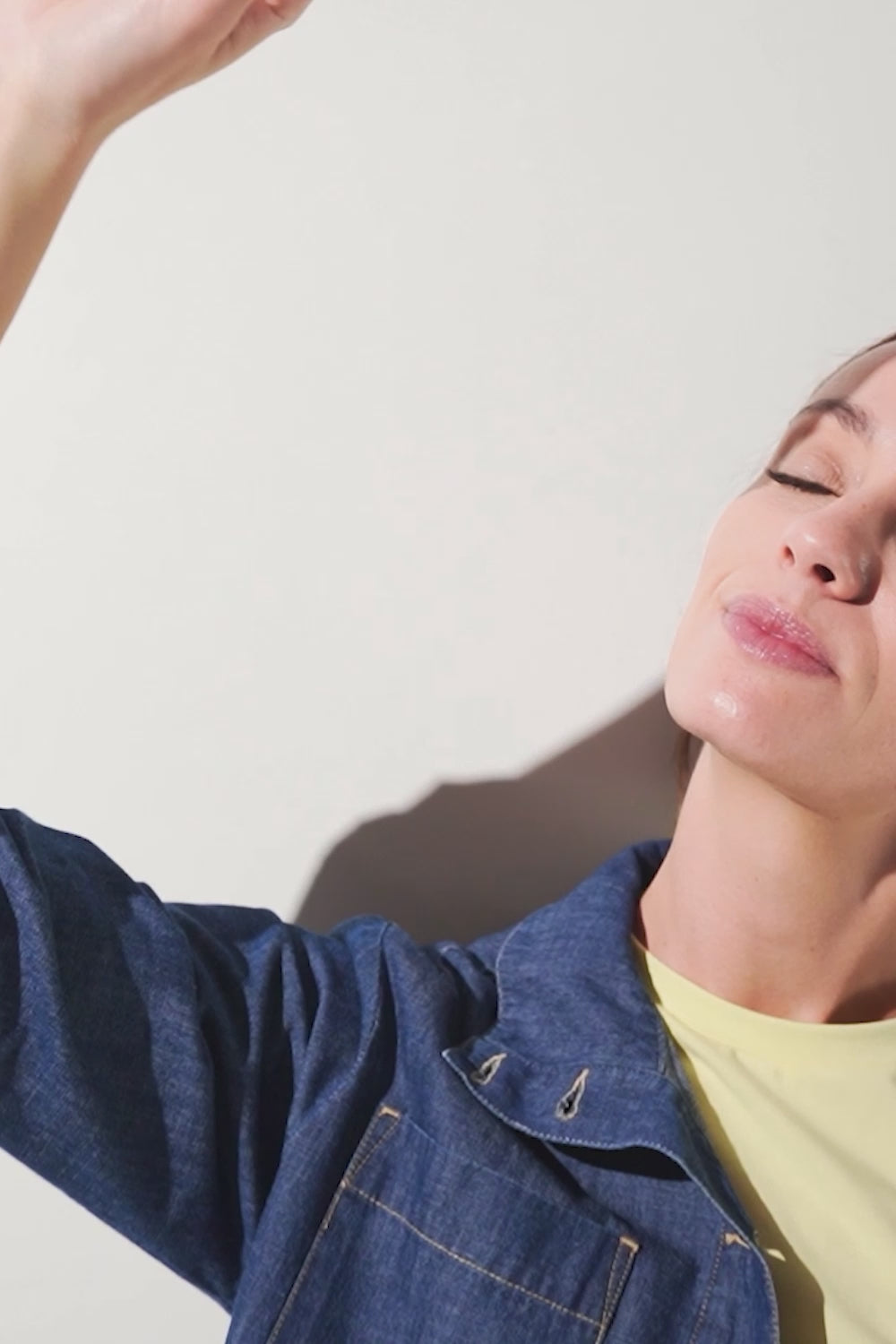 Ladda video: Vêtements anti-UV femme certifiés UPF 50+ pour une excellente protection solaire